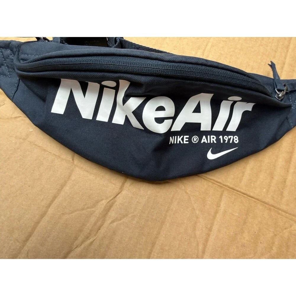 Nike Waist Pack. Navy.